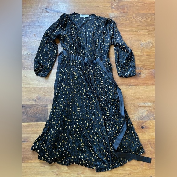 Diane Von Furstenberg Animal Print Semi Sheer Wrap Midi Dress - Picture 7 of 16